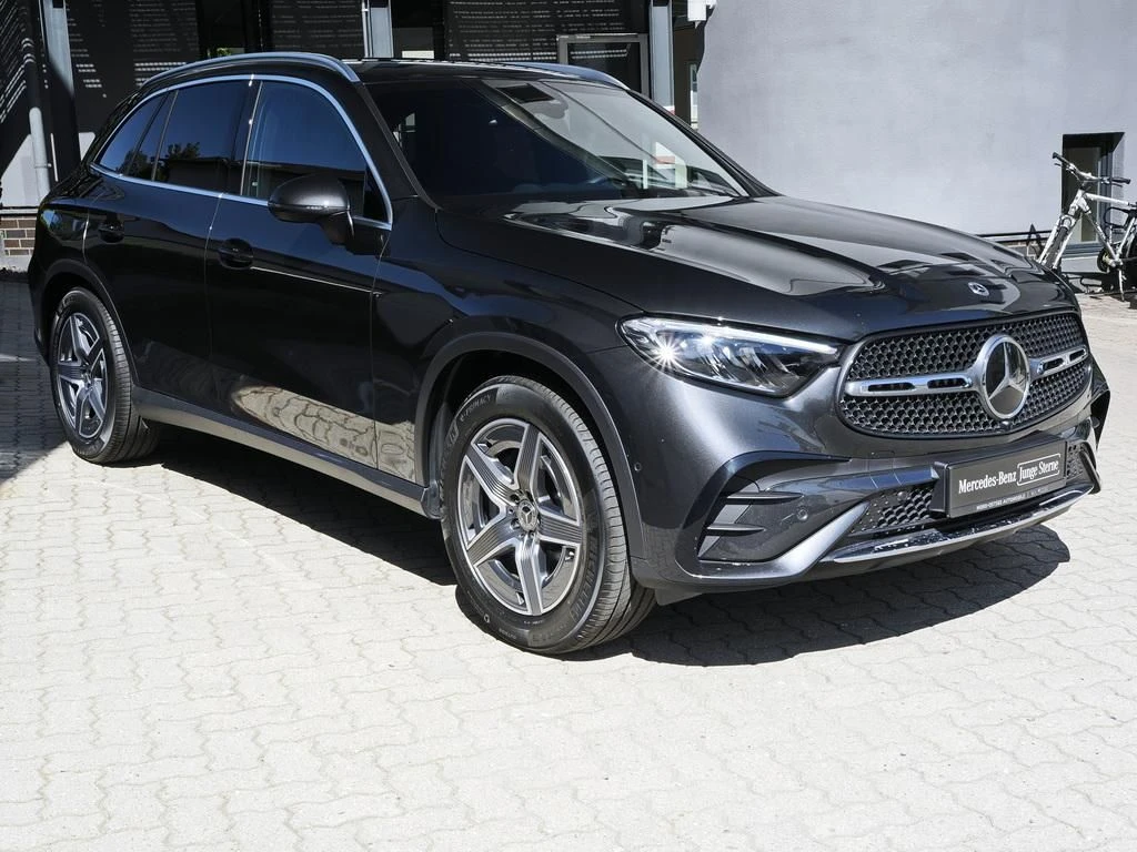 Mercedes-Benz-GLC 300 d-image-4