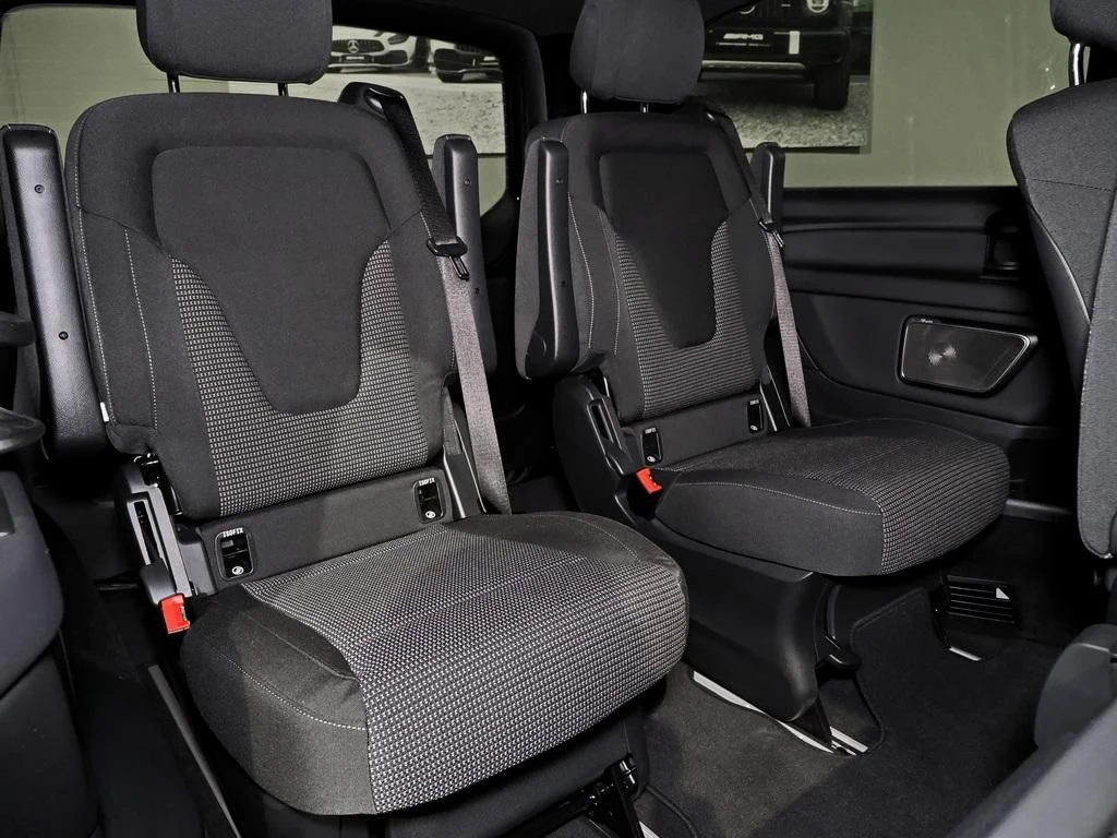 Mercedes-Benz-V-Klasse 300-image-15