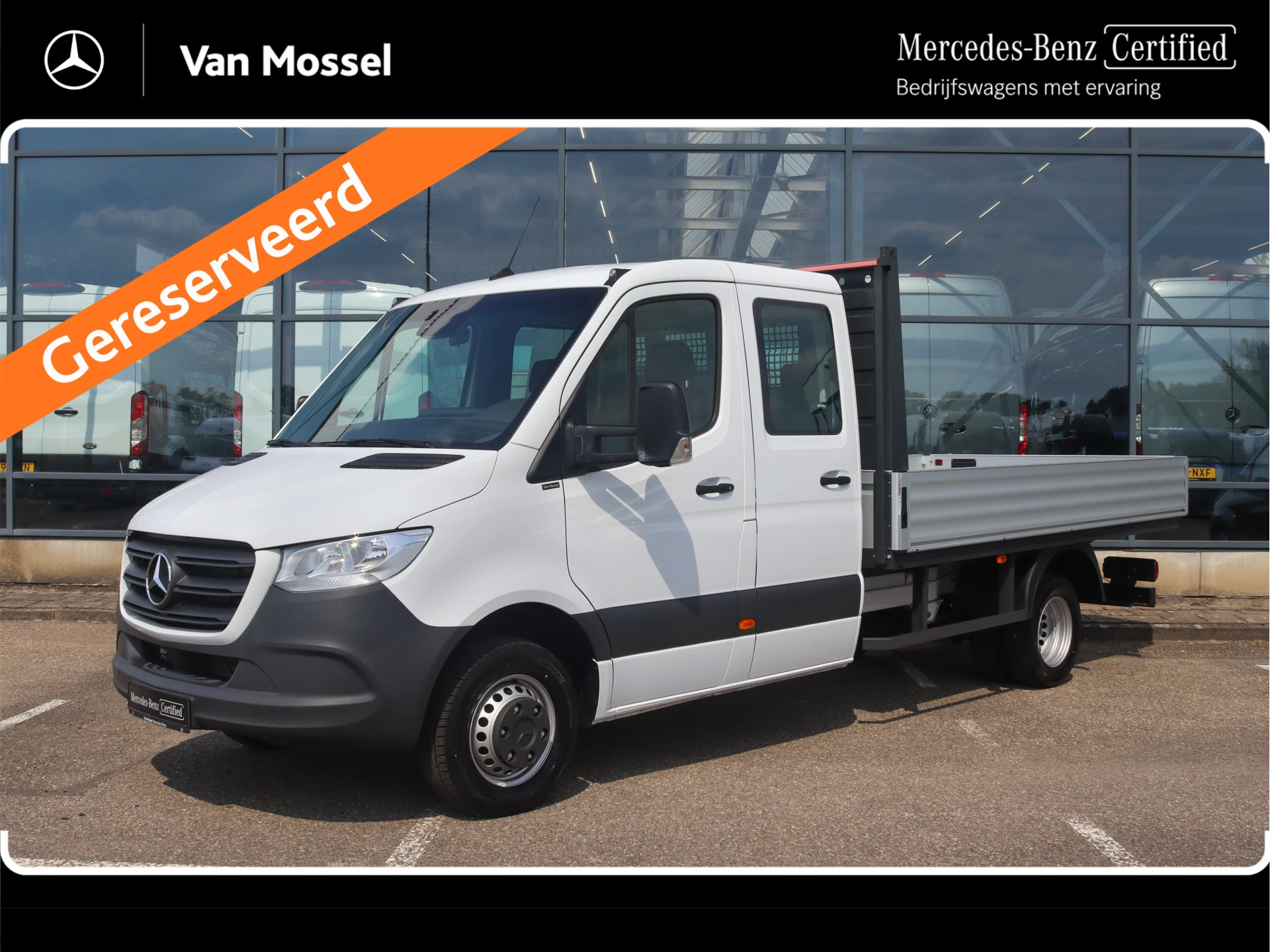Mercedes-Benz-Sprinter-image-0
