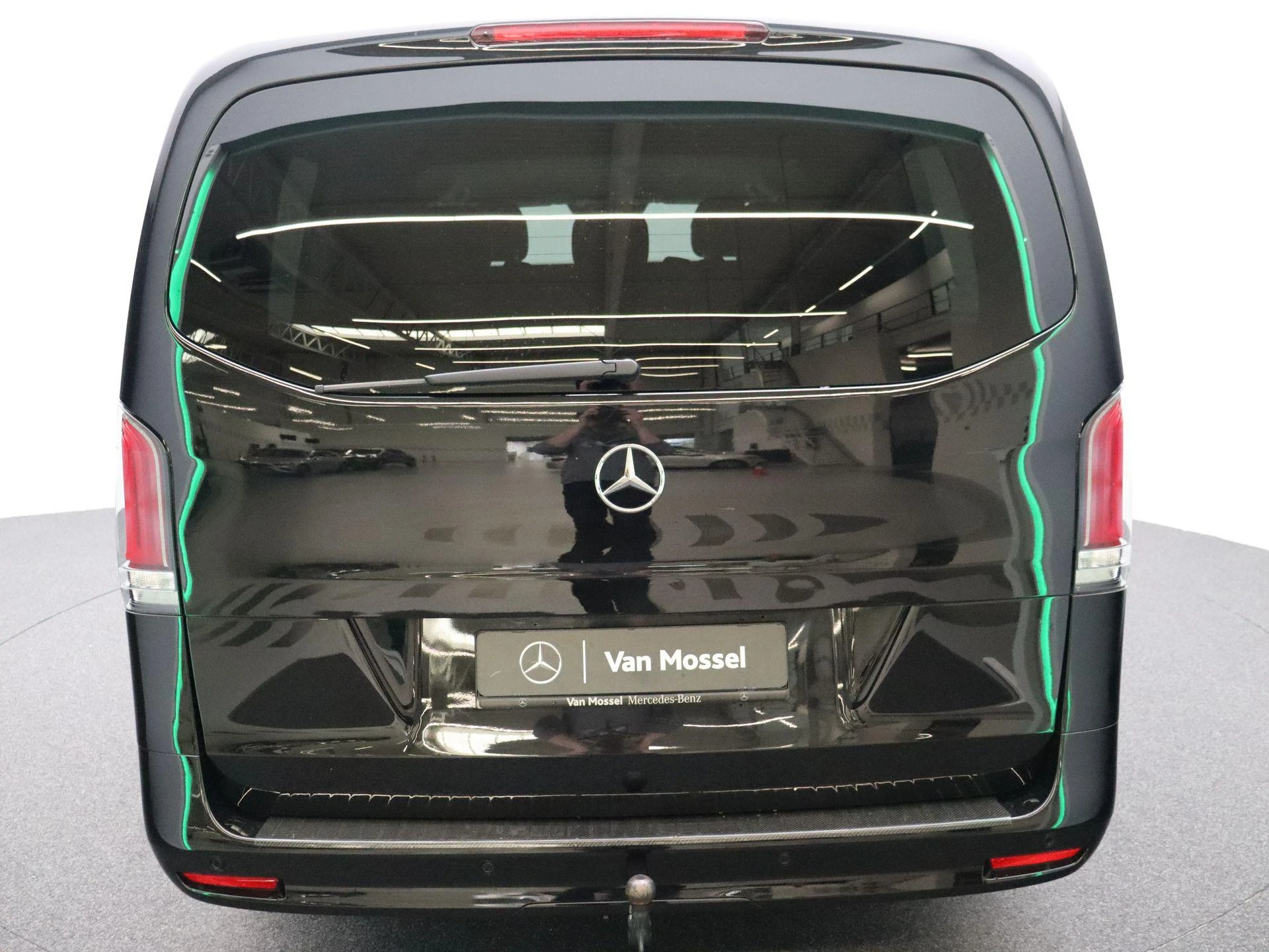 Mercedes-Benz-Vito-image-19