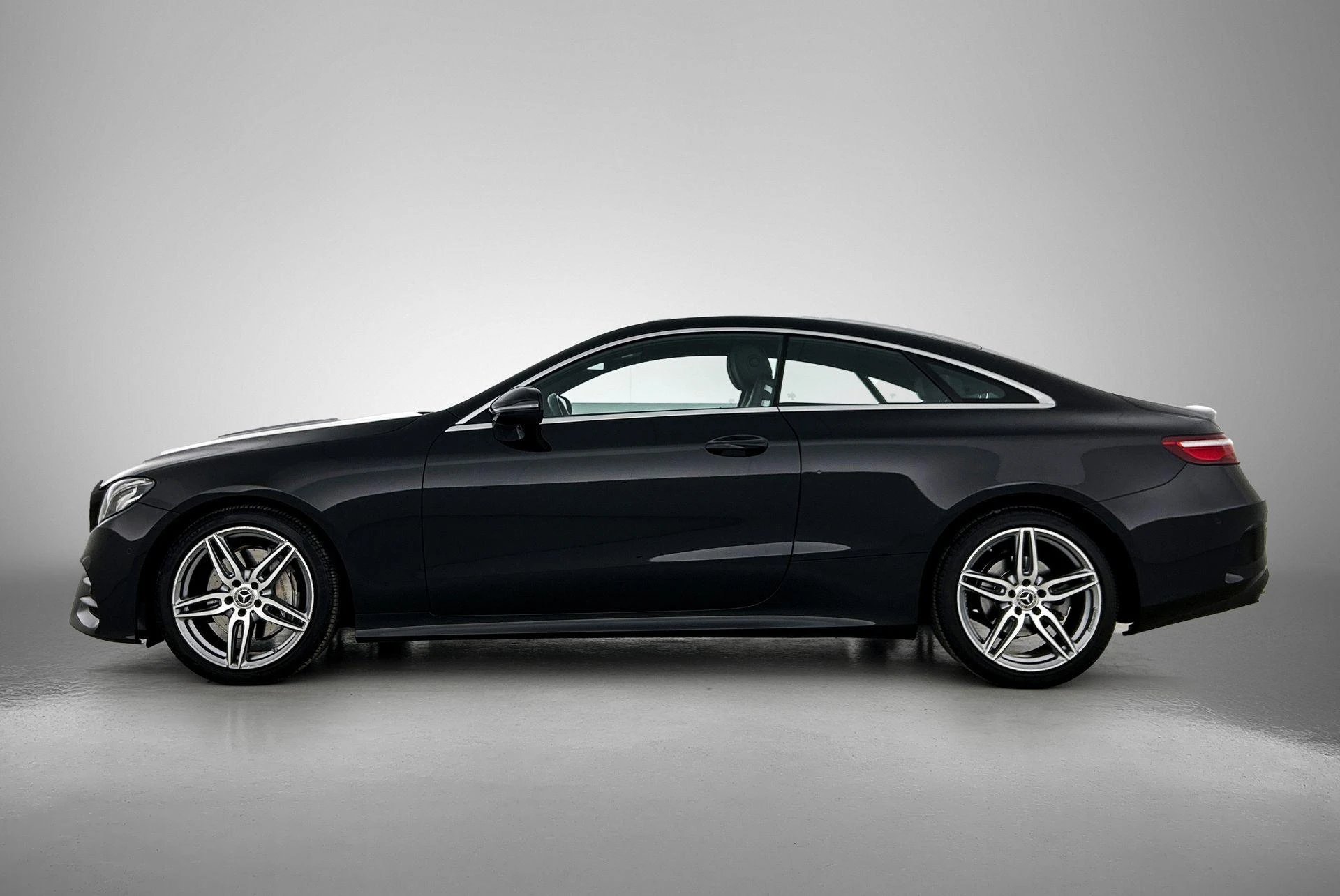 Mercedes-Benz-E-Klasse-image-1