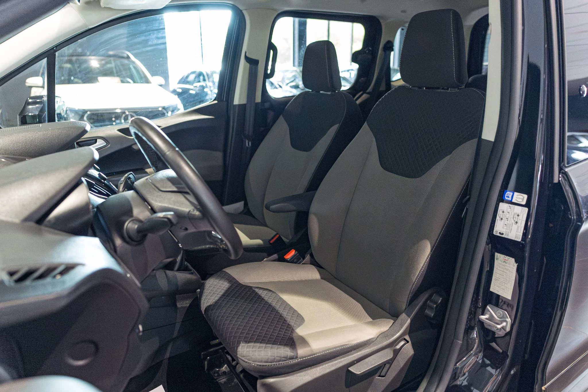 Ford Tourneo 1.5 TDCi 75kW Ambiente