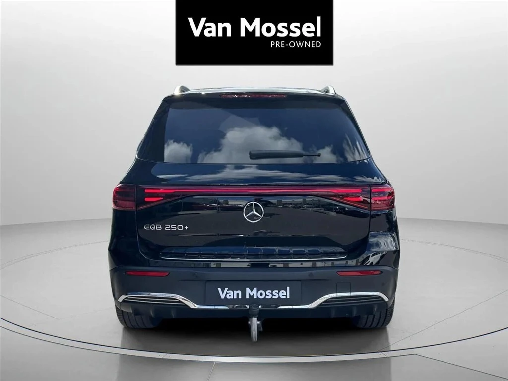 Mercedes-Benz-EQB-image-5