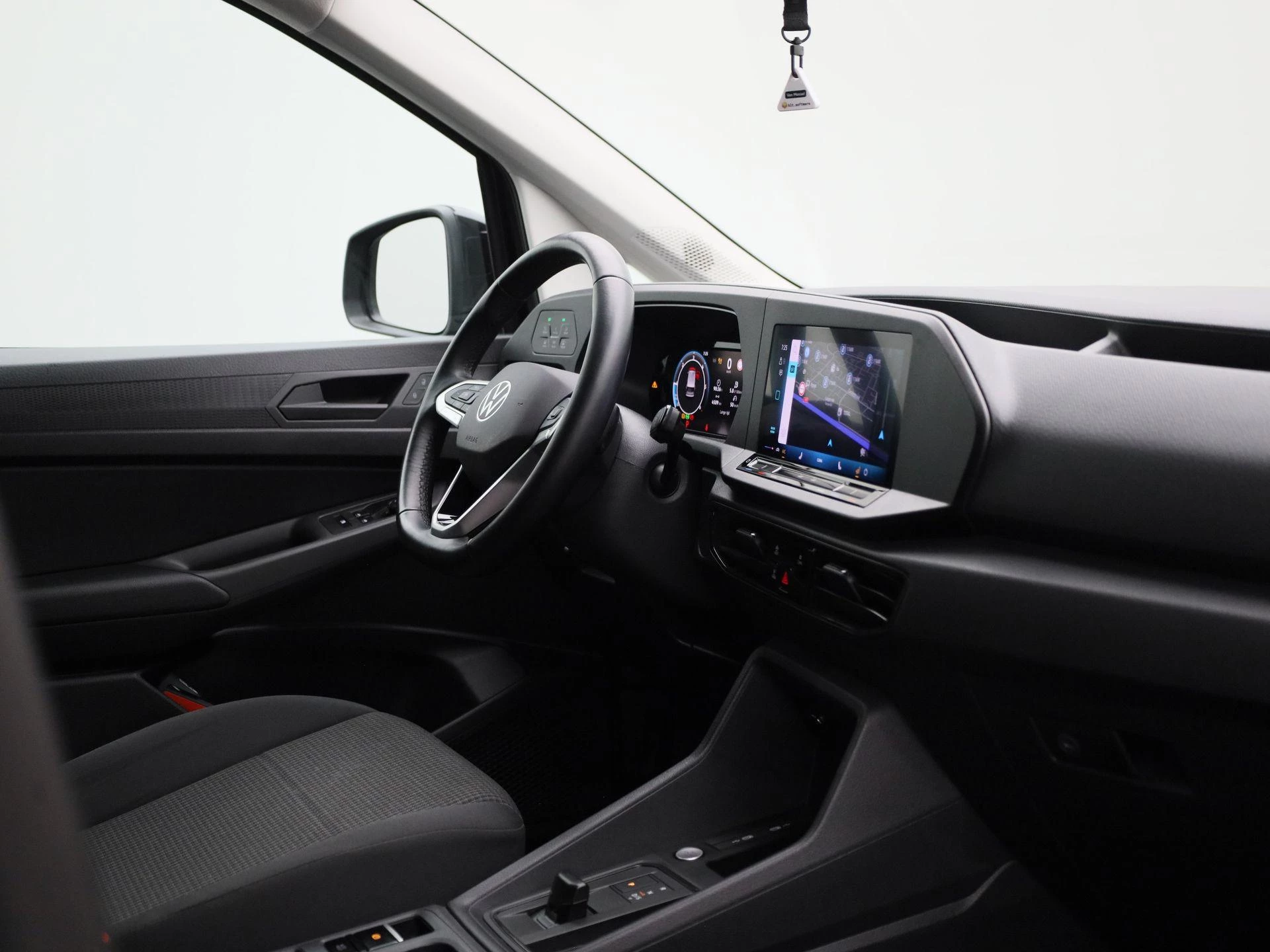 Volkswagen-Caddy-image-33
