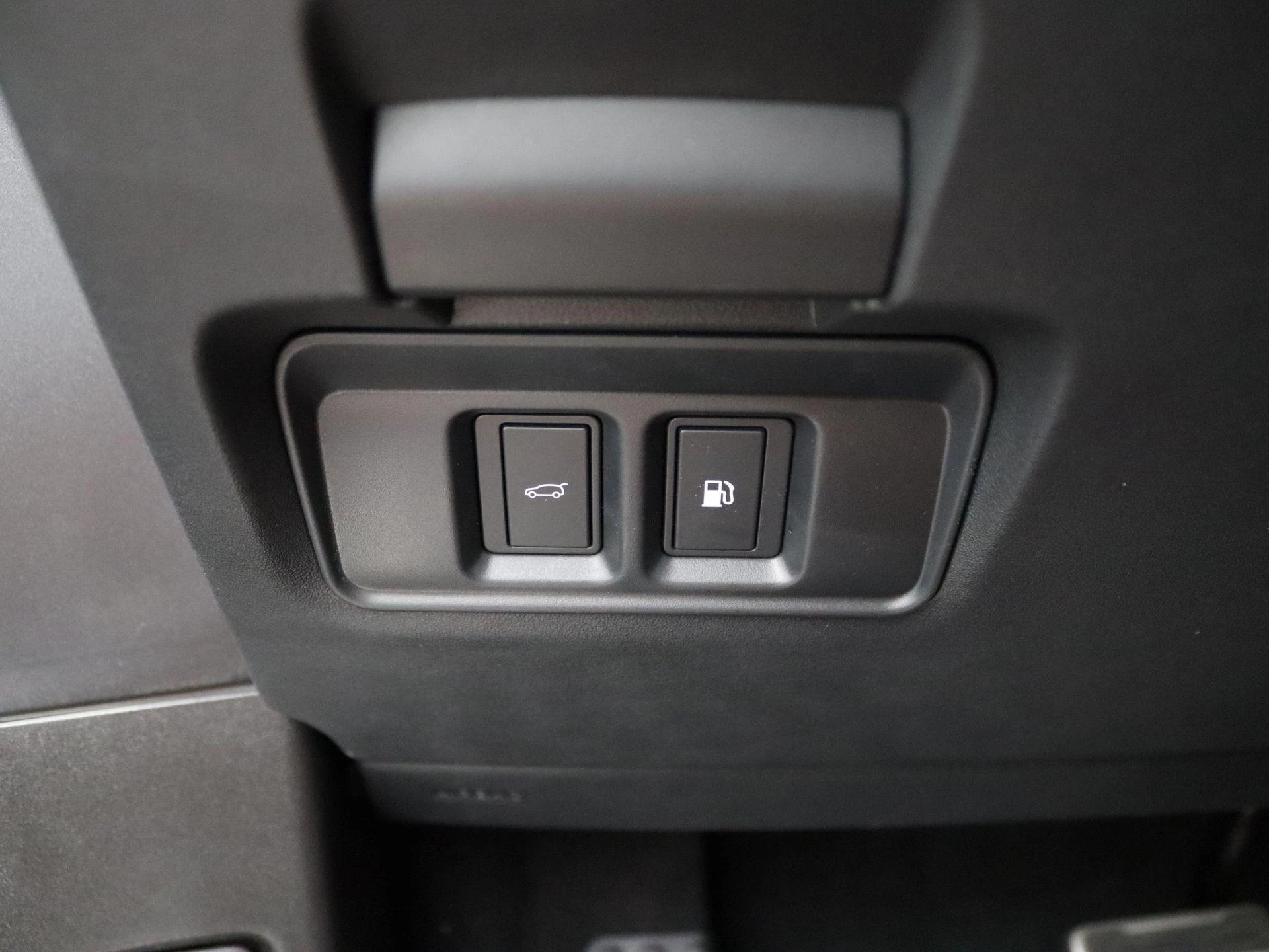 Land Rover-Range Rover Evoque-image-27