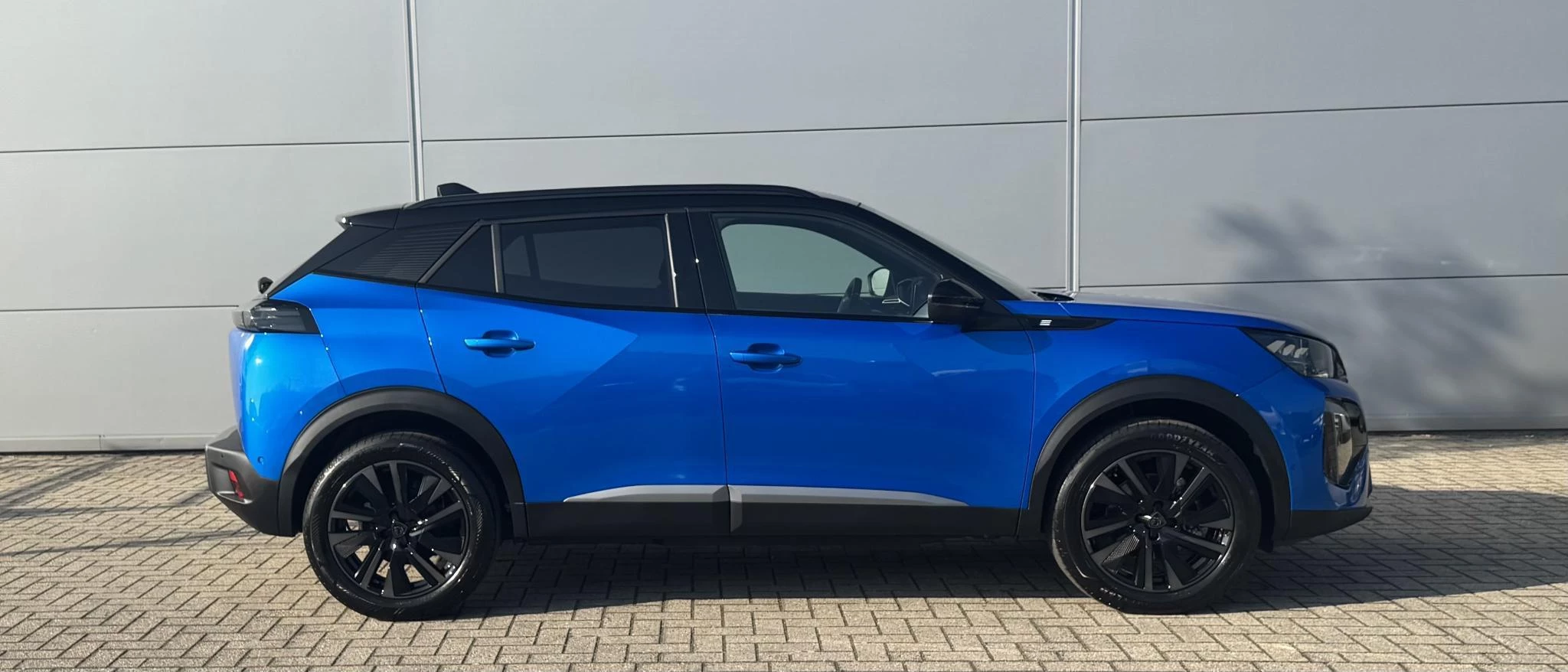 Peugeot-e-2008-image-5