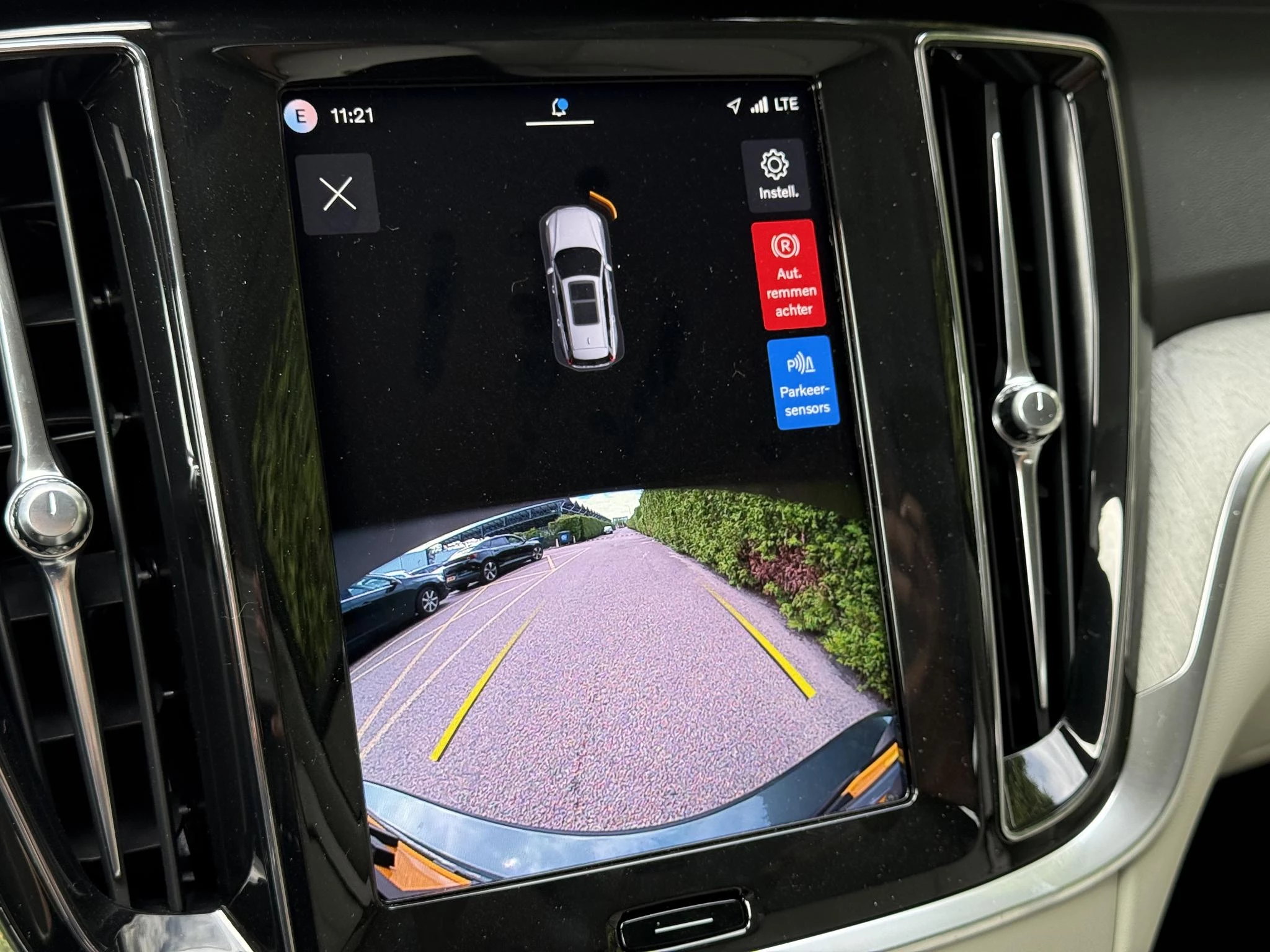 Volvo V60 T8 Plug-in hybrid AWD Plus Dark