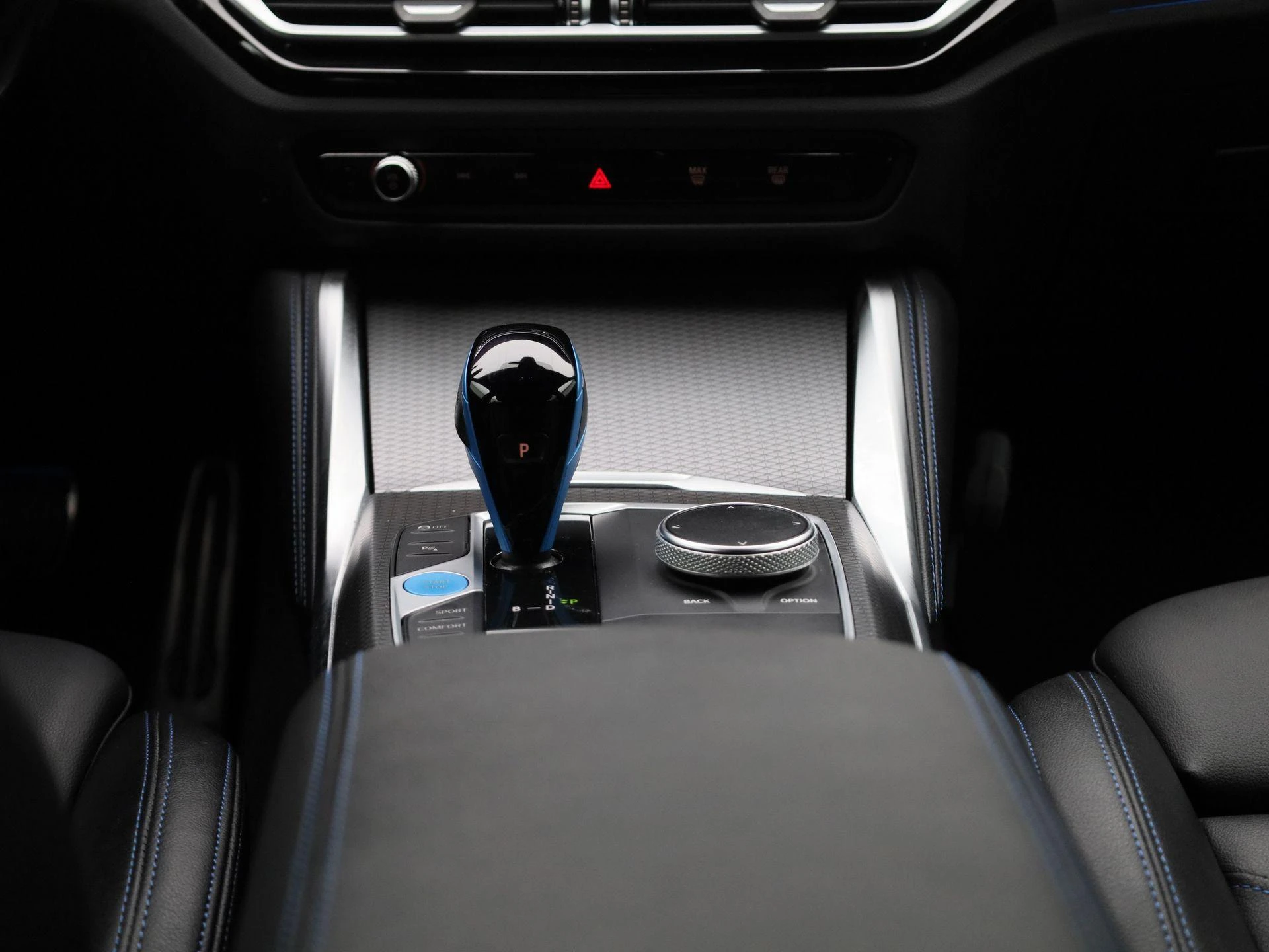 BMW-i4-image-9