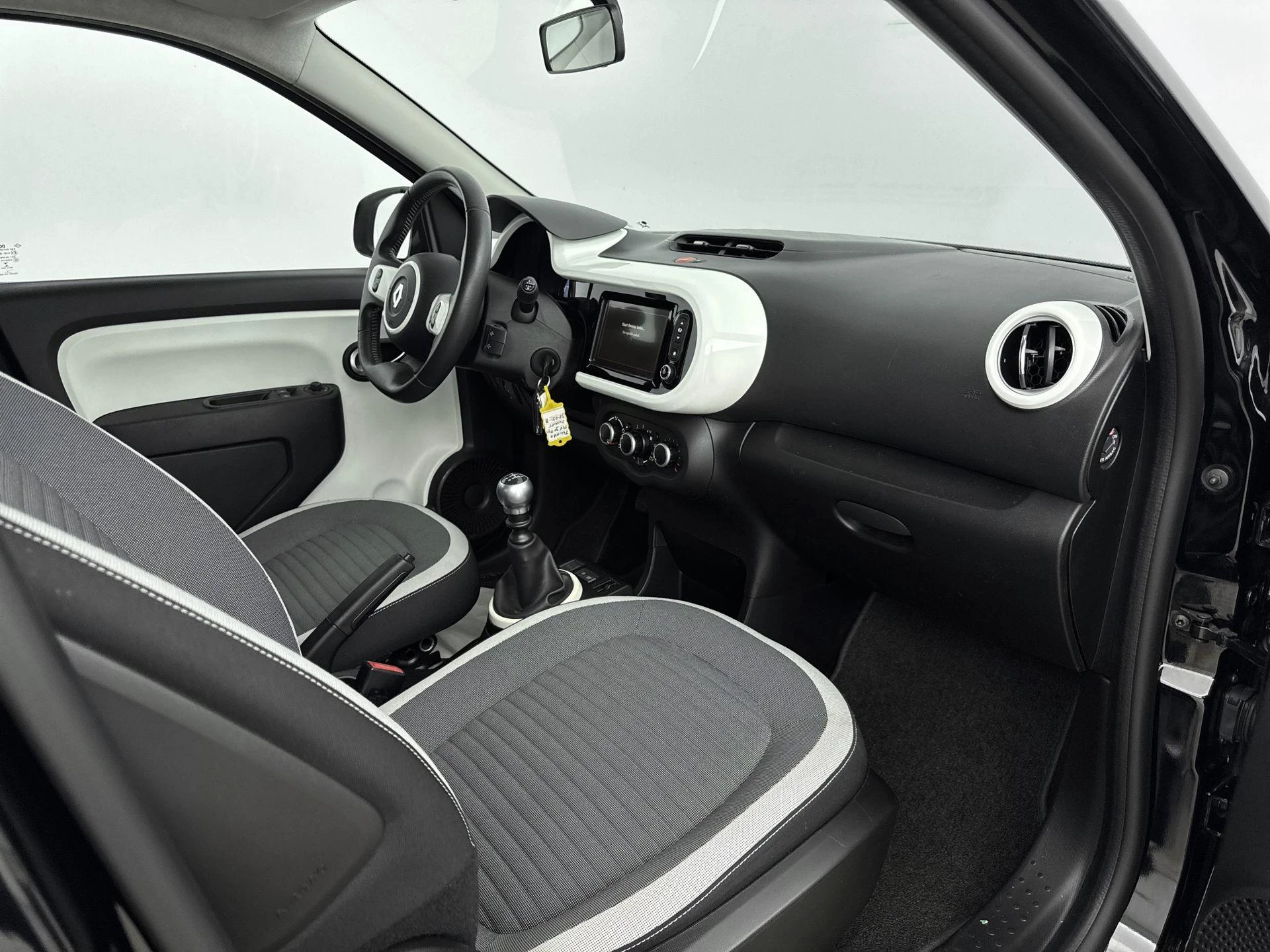 Renault-Twingo-image-18