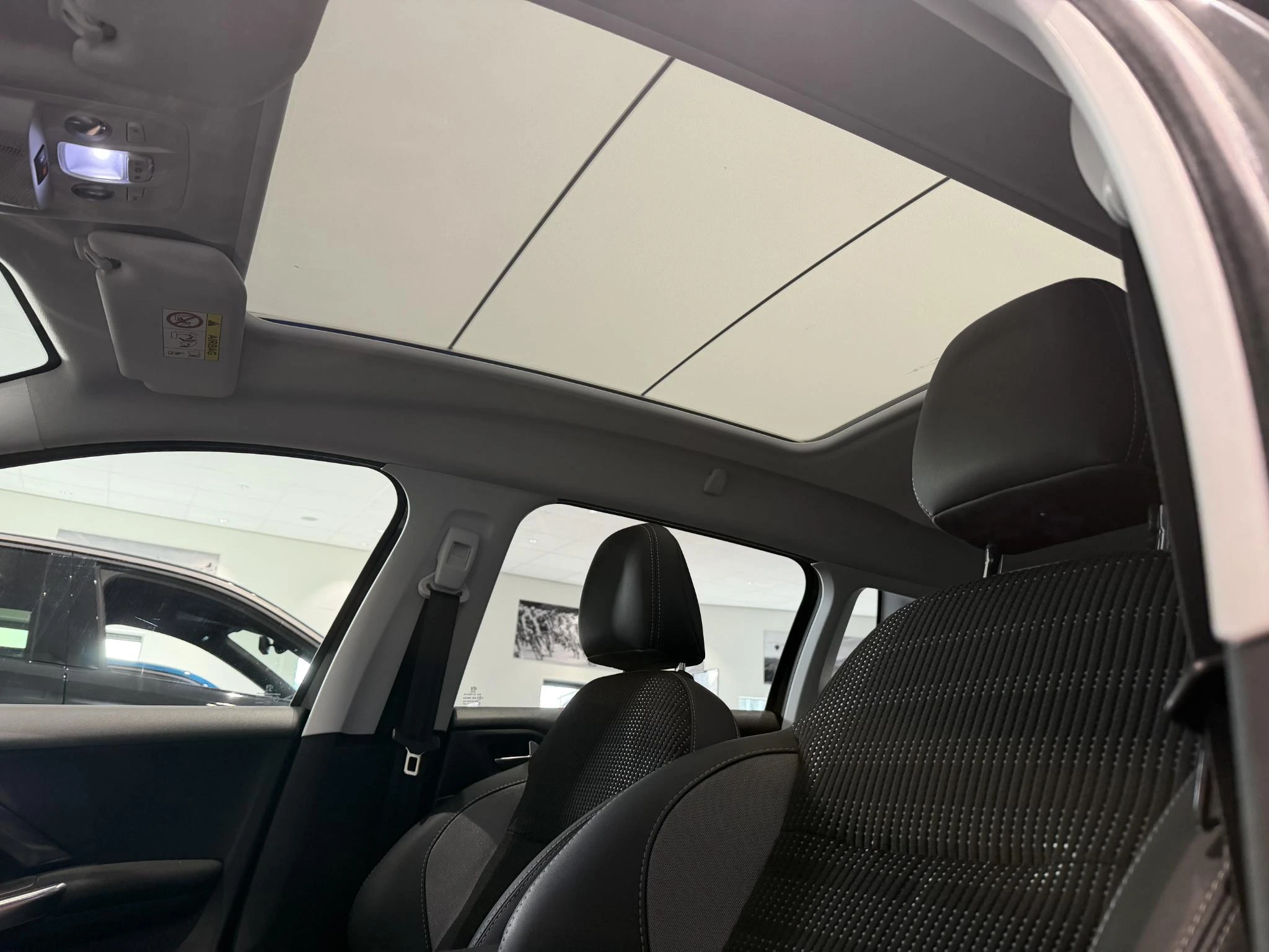 Peugeot-2008-image-11