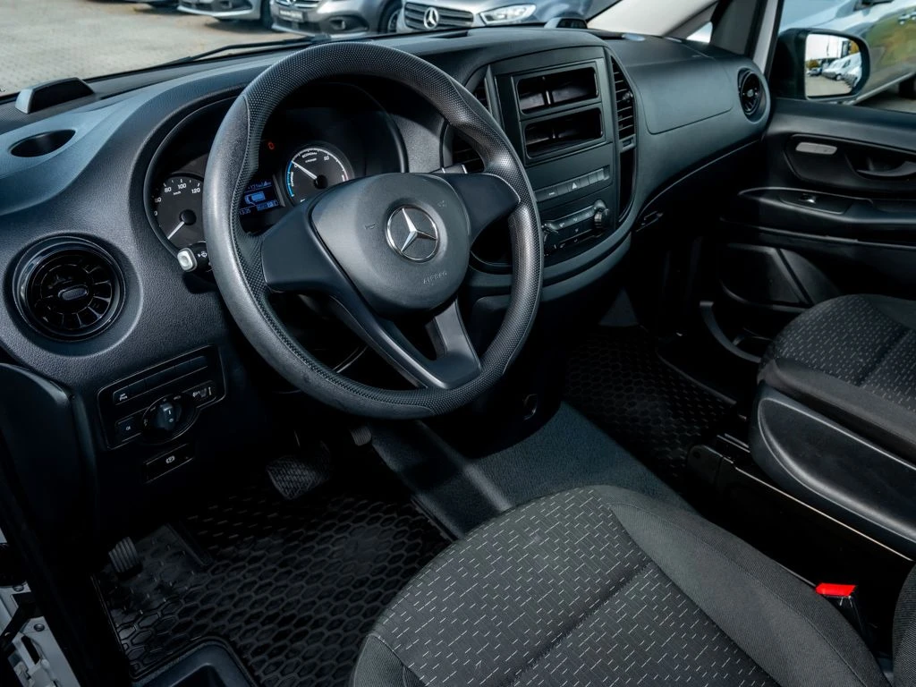 Mercedes-Benz-eVito 111-image-7