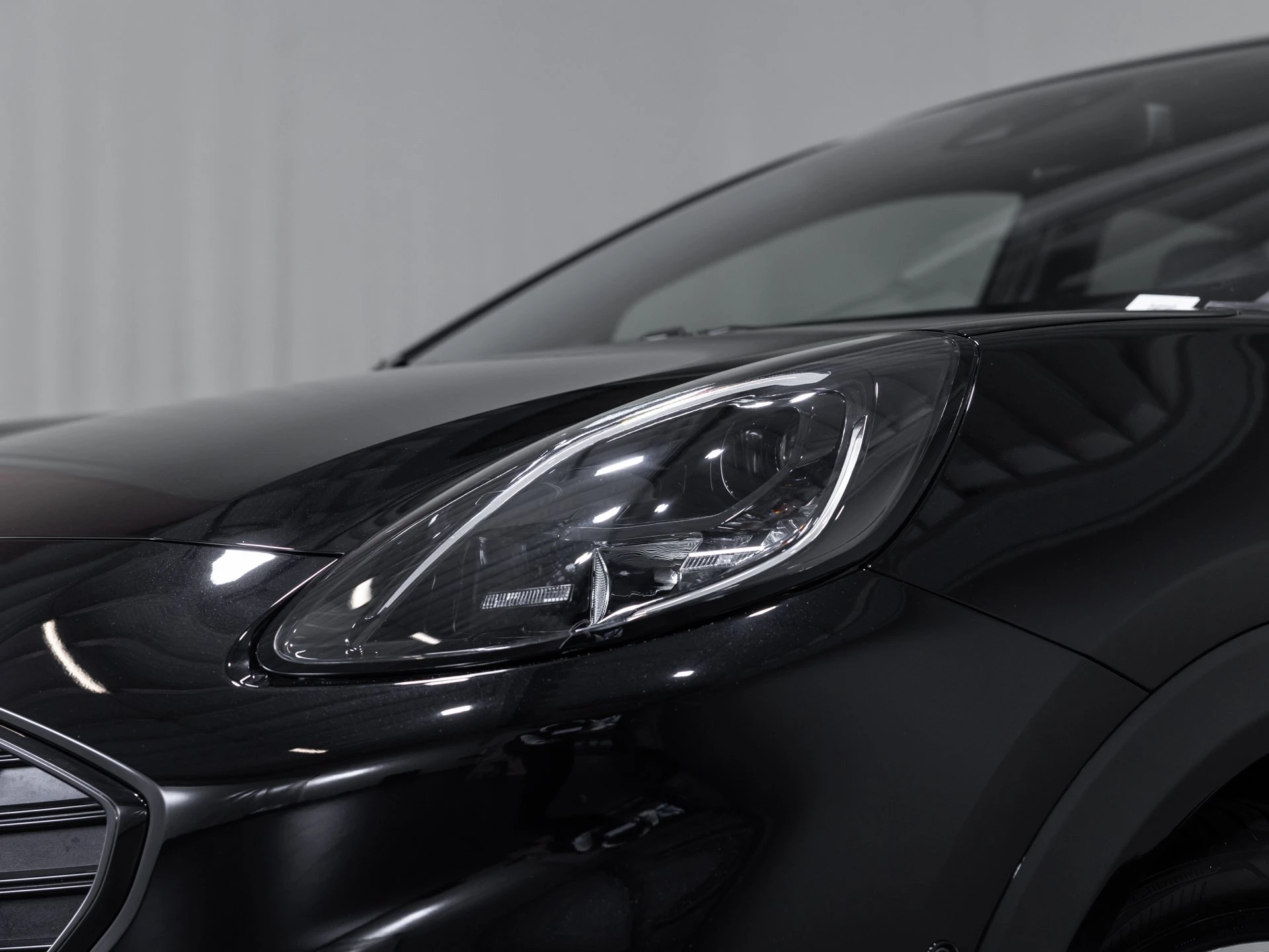 Ford Puma ST-Line X Crossover SUV. 5-türig 1.0 l EcoBoost Hybrid . 7-Gang-PowerShift A