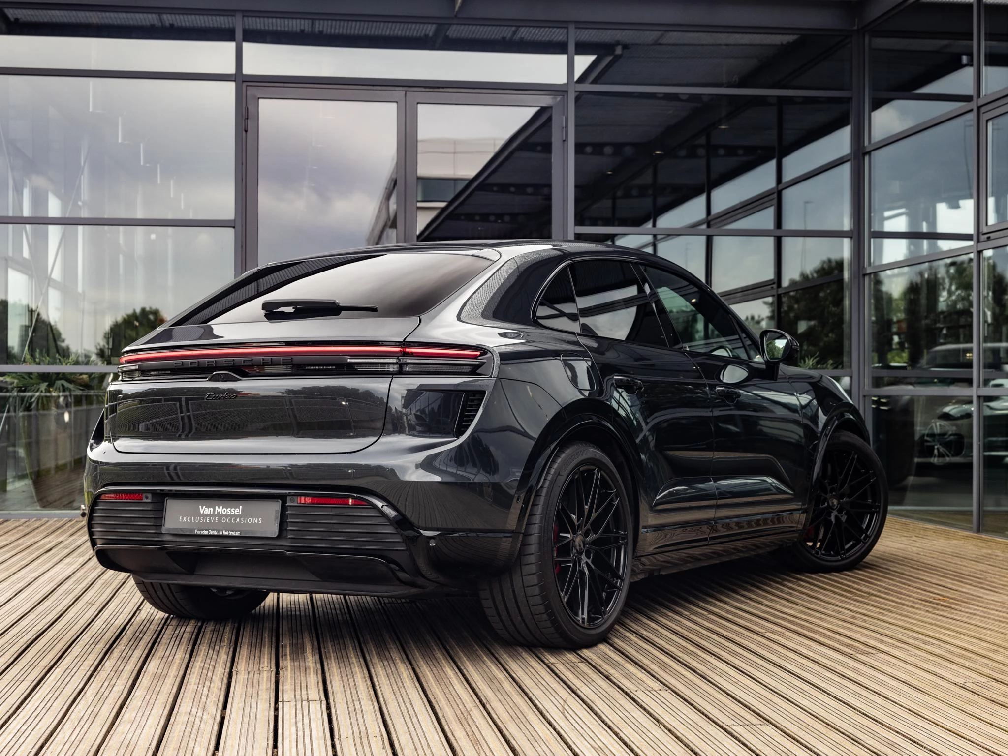 Porsche Macan Turbo 100 kWh