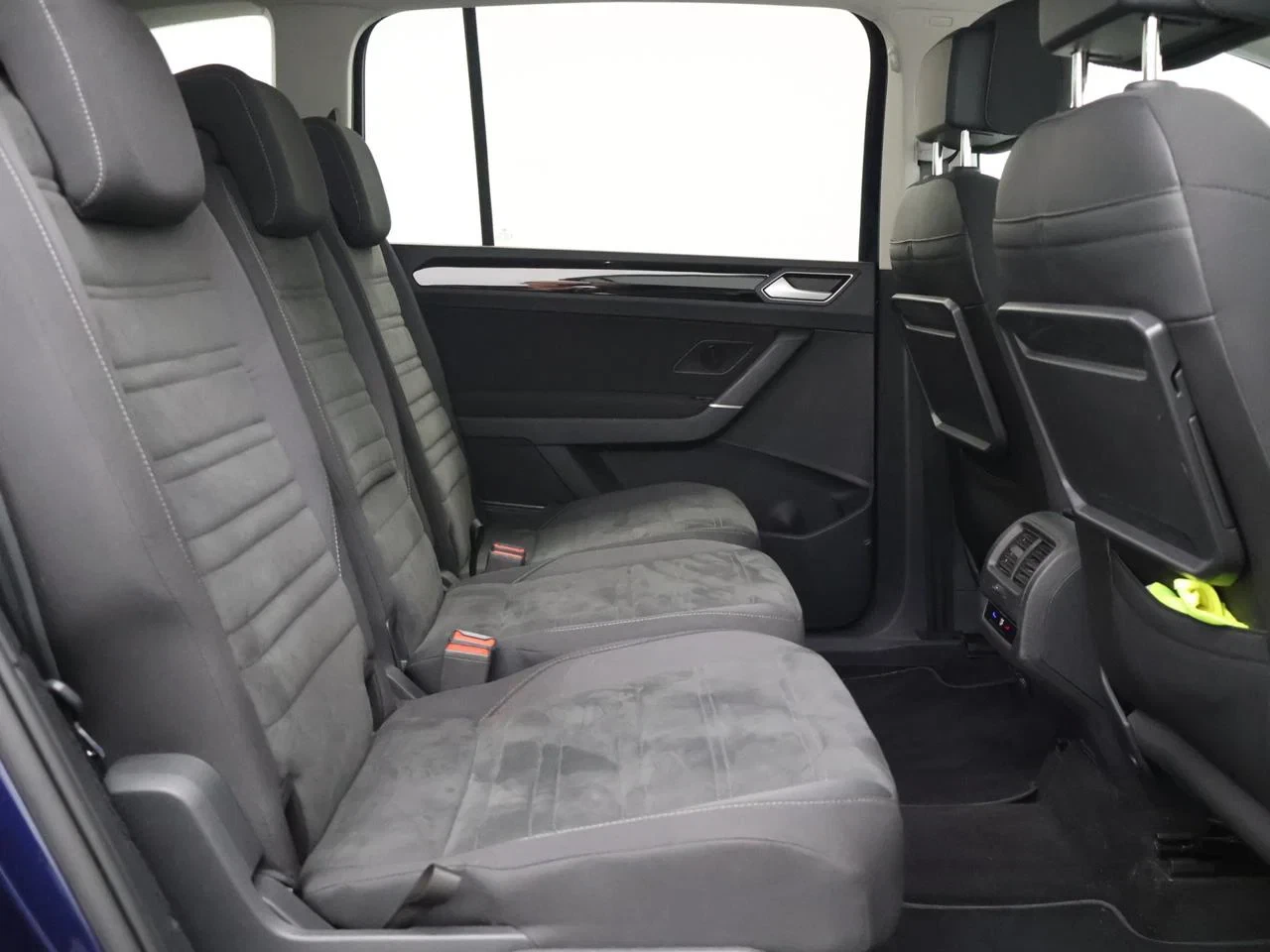 Volkswagen-Touran-image-6