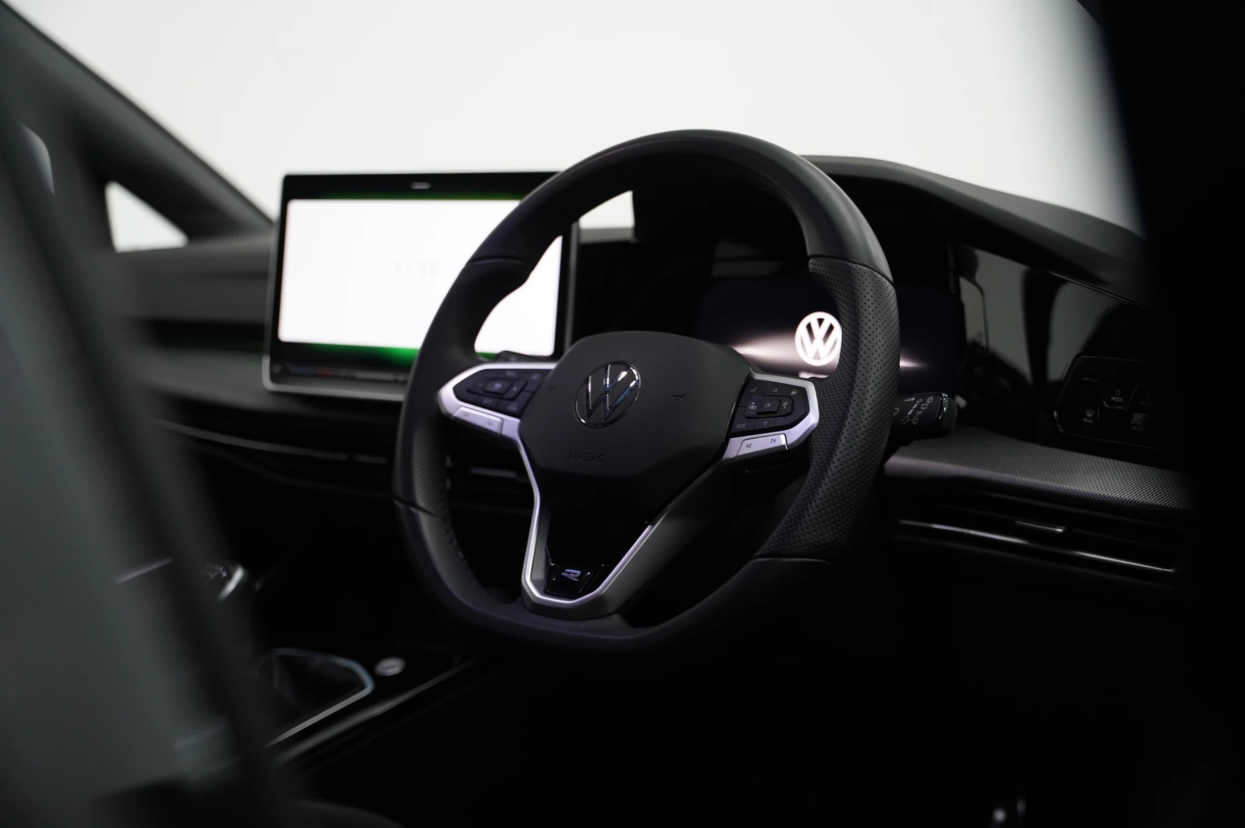 Volkswagen-Golf-image-16