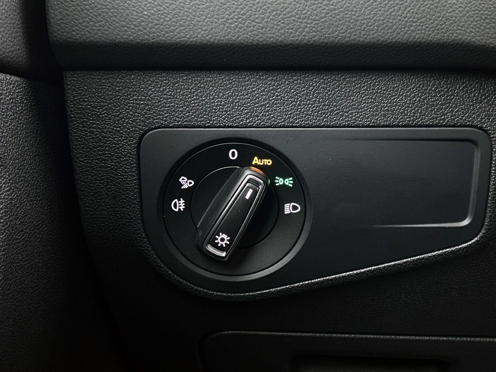 Volkswagen-Tiguan-image-22