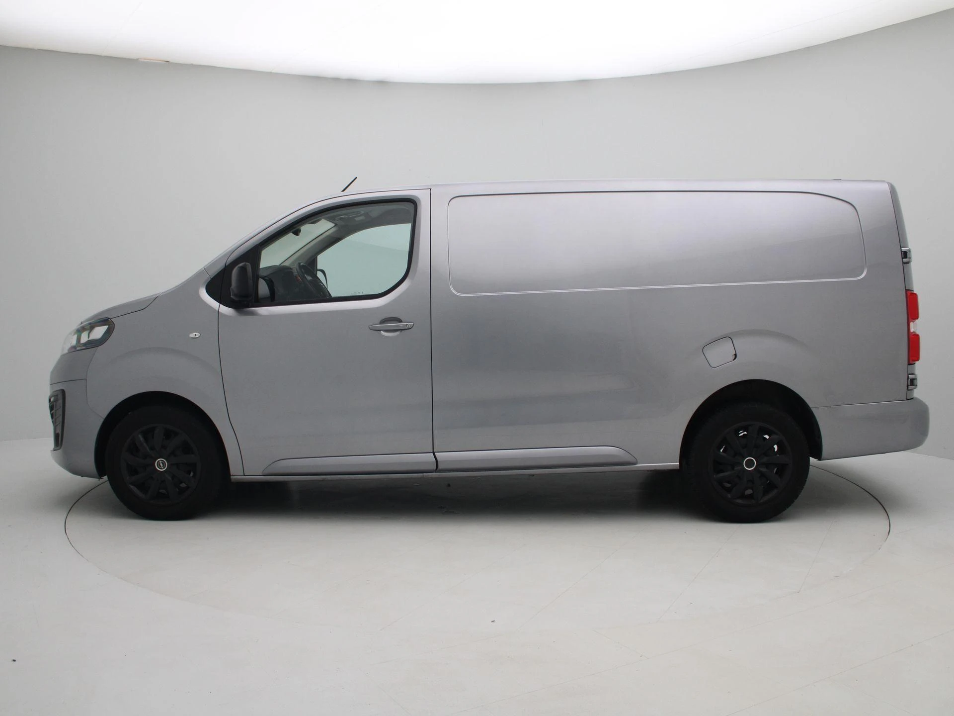 Opel-Vivaro-image-3