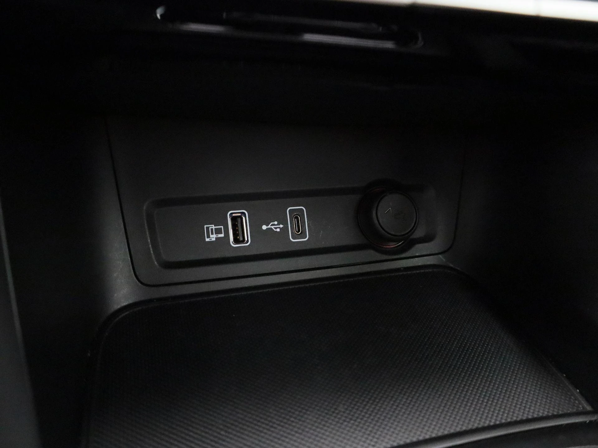 MG-ZS EV-image-19