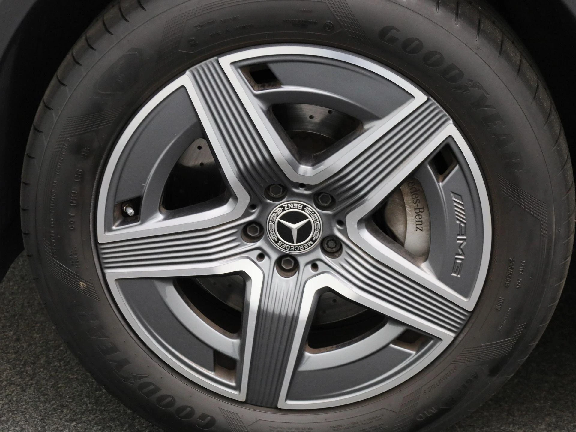 Mercedes-Benz-GLC-image-16