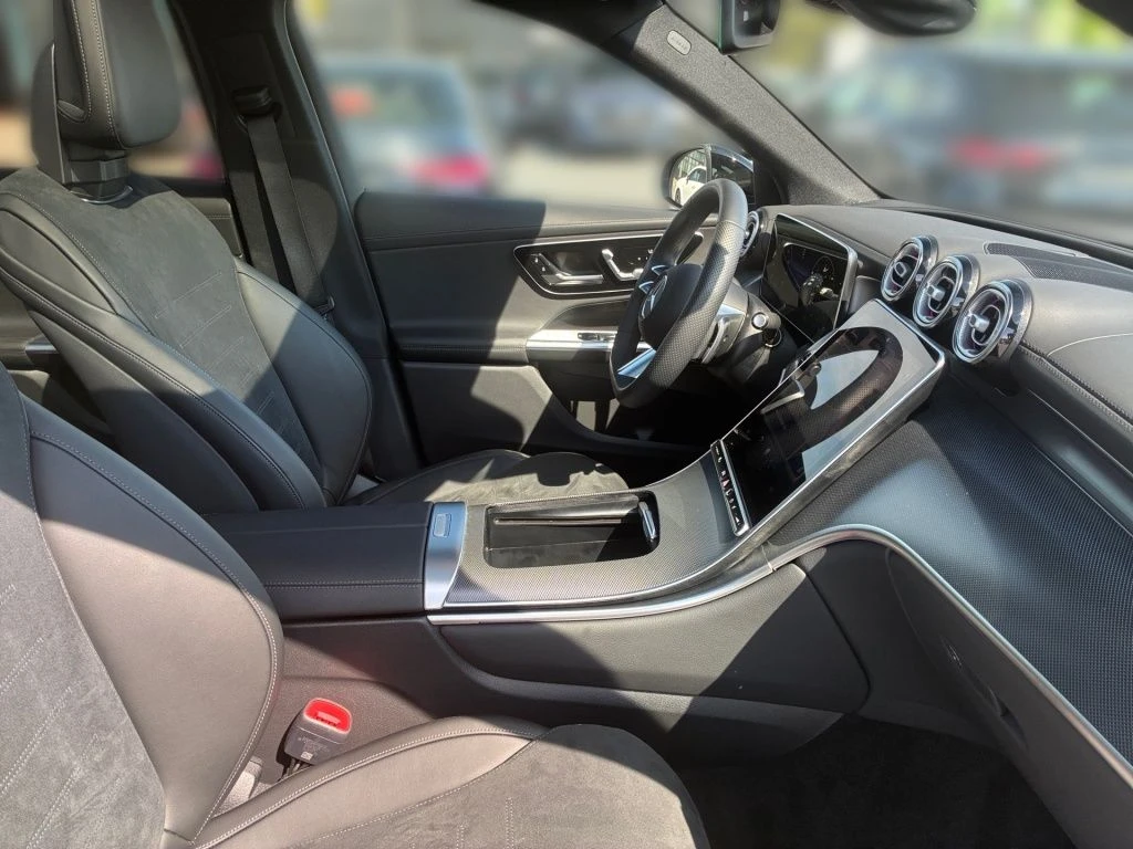 Mercedes-Benz-GLC 220 d-image-15