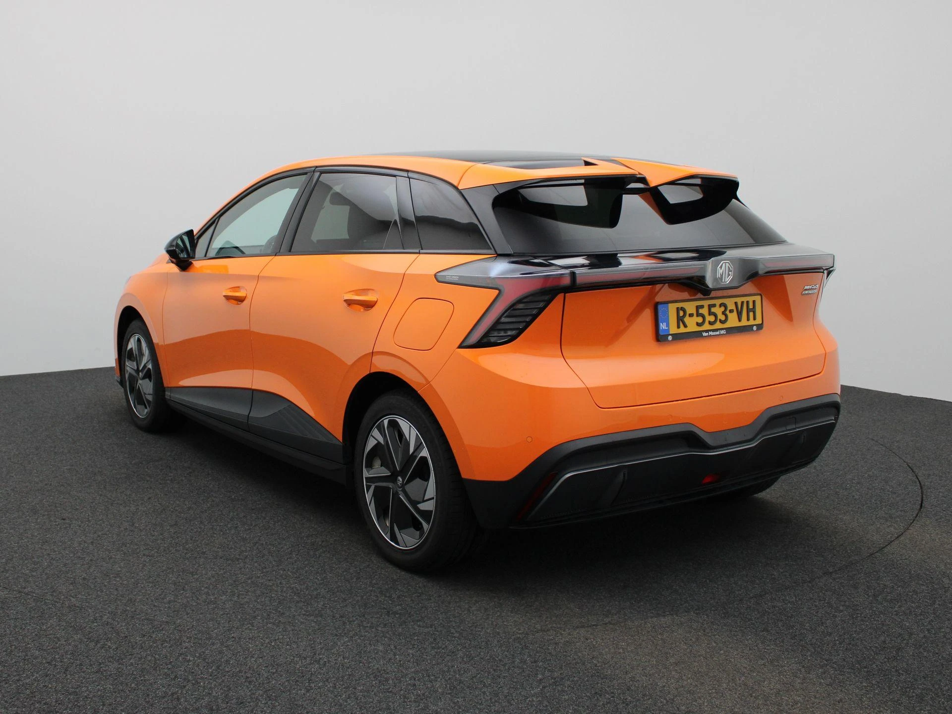 MG-MG4 EV-image-1