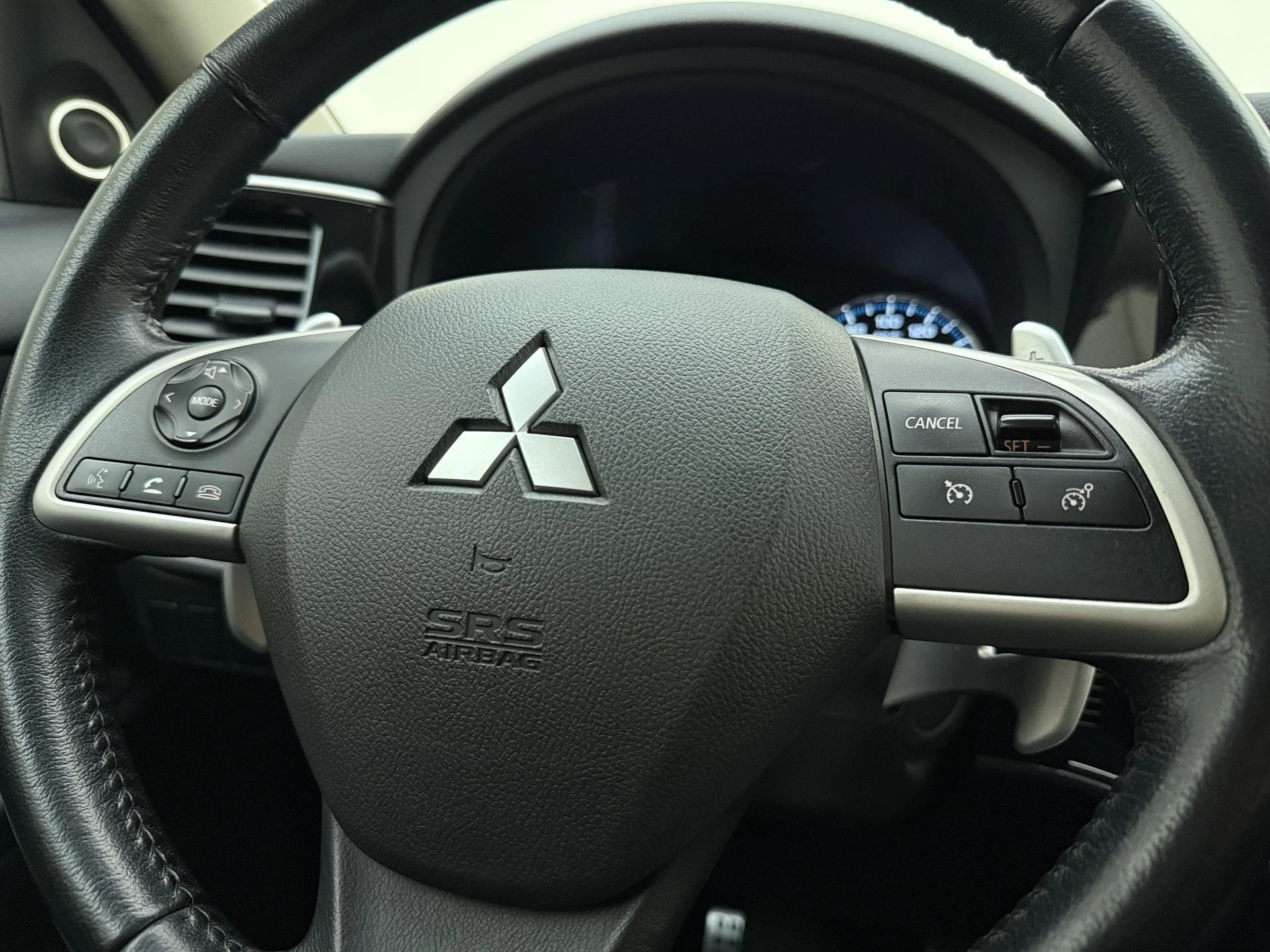 Mitsubishi-Outlander-image-12