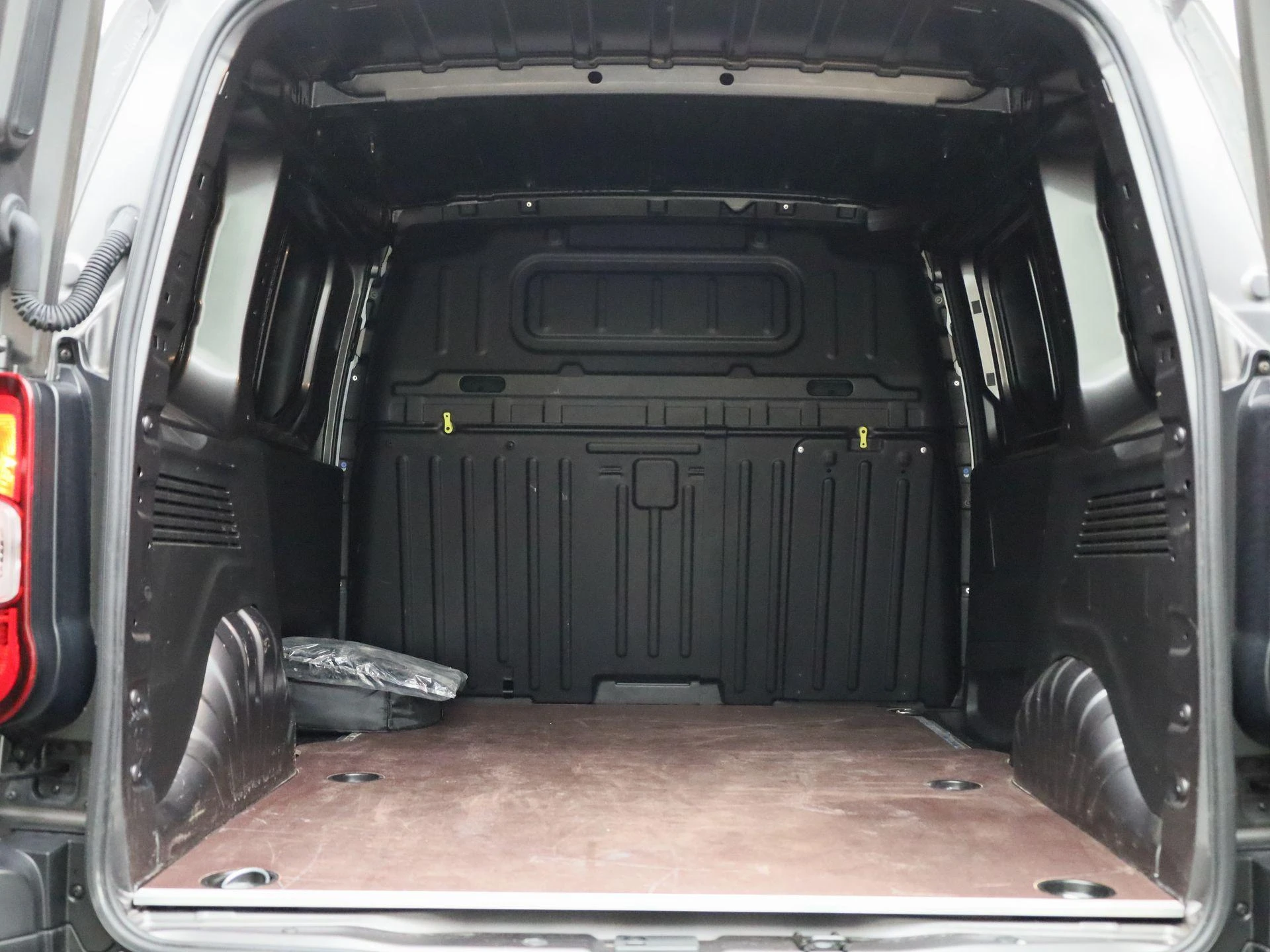 Citroën-ë-Berlingo-image-17