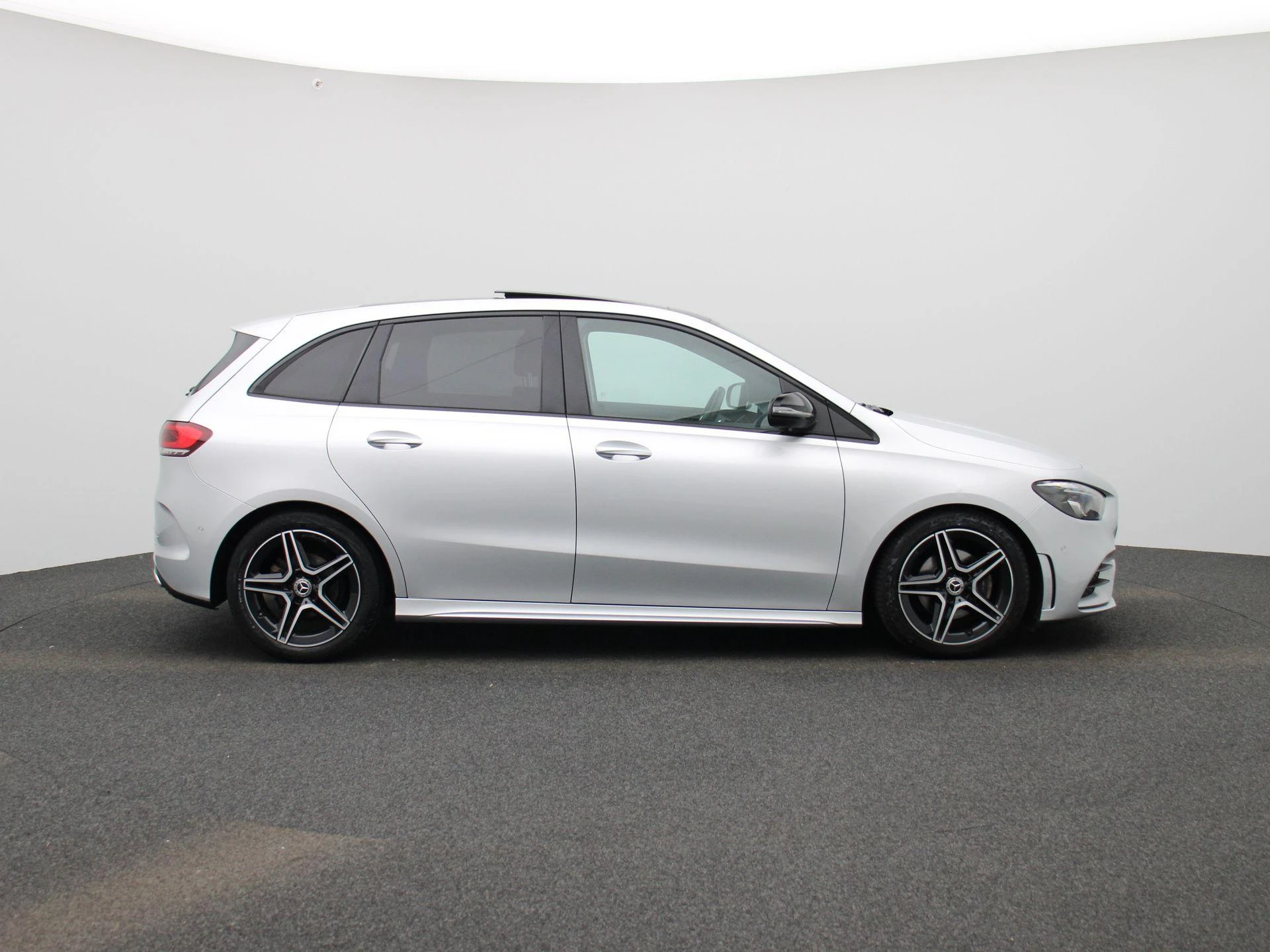 Mercedes-Benz-B-Klasse-image-5