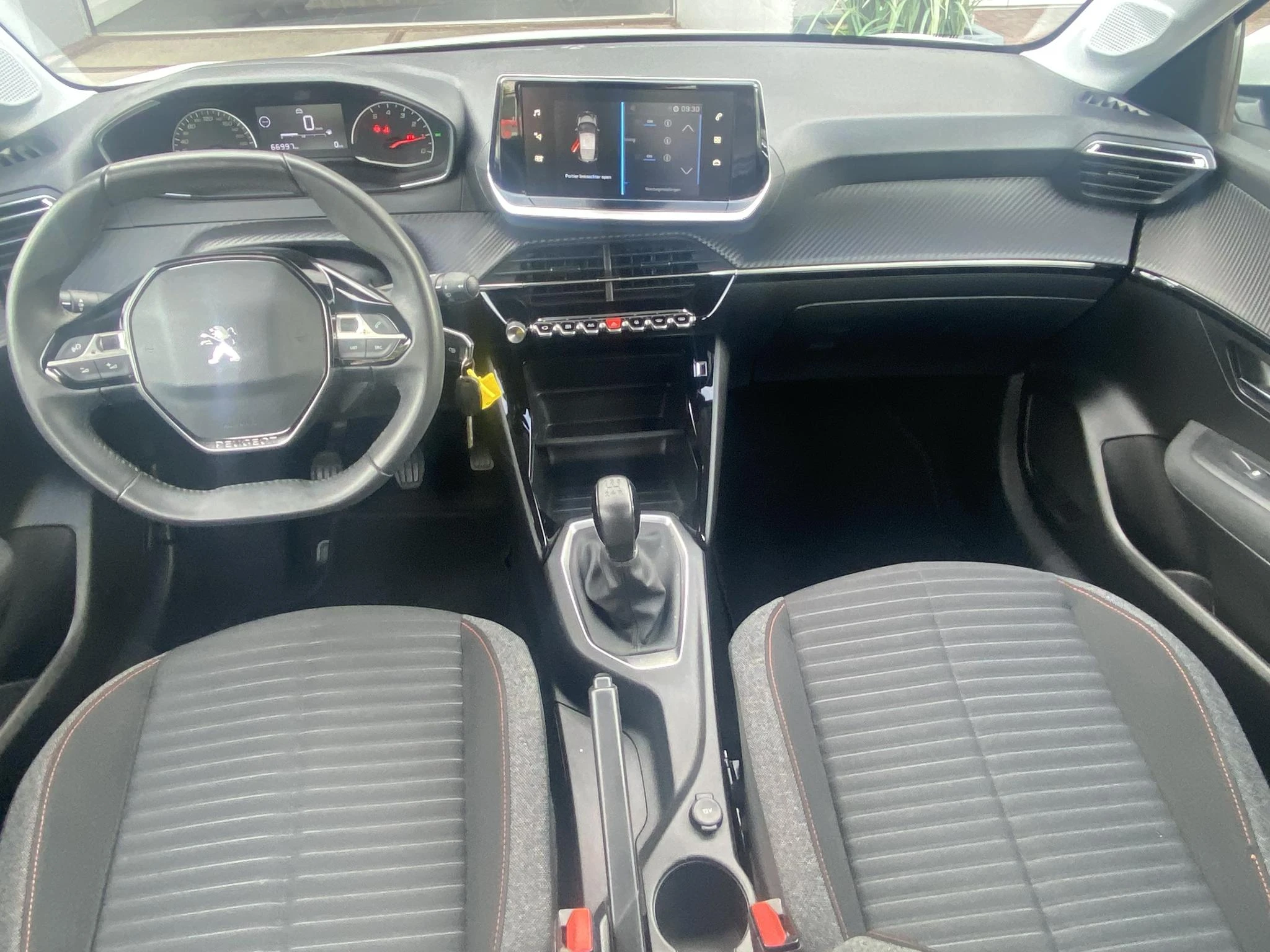 Peugeot-208-image-6