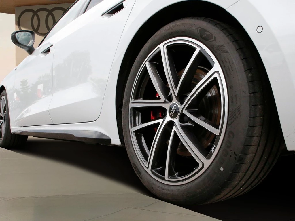 Audi A5 Lim. e-hybrid Q S line 19"|PANO|MATRIX|B&O